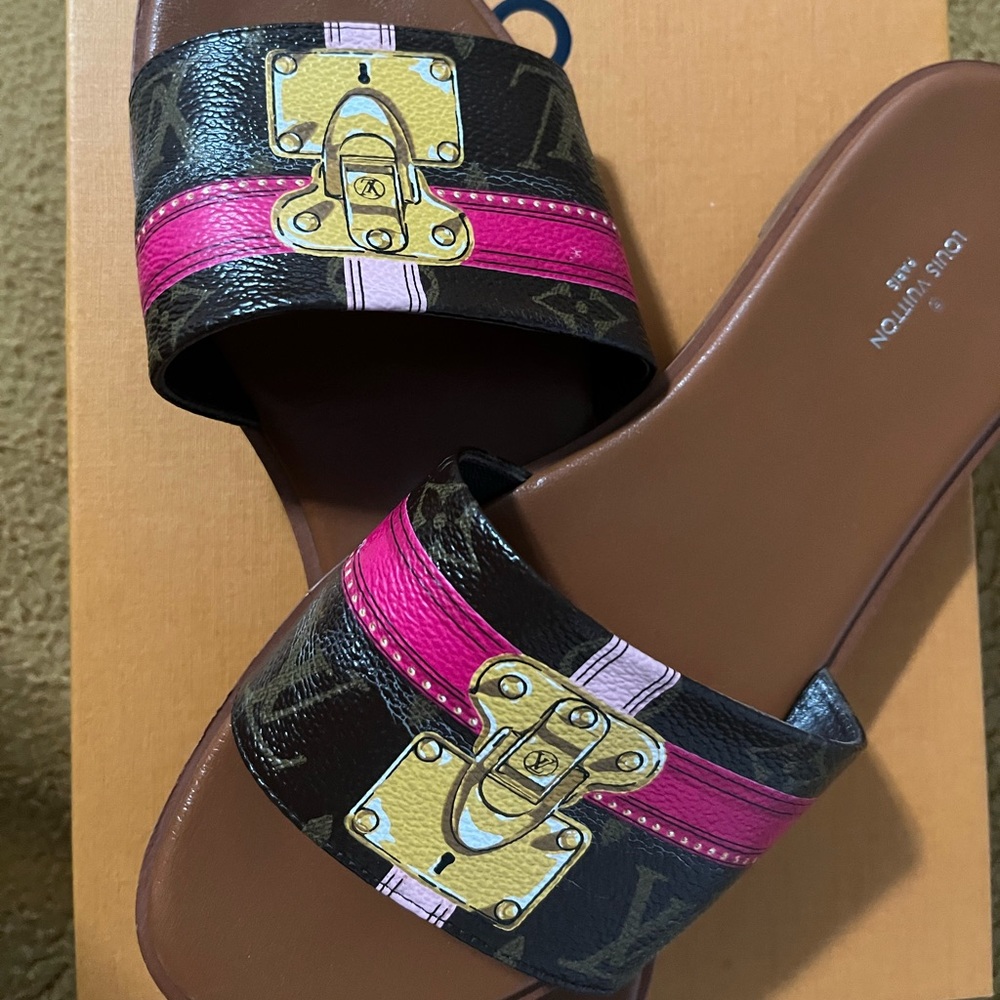 Louis Vuitton Flat Mules Sandals sz 39